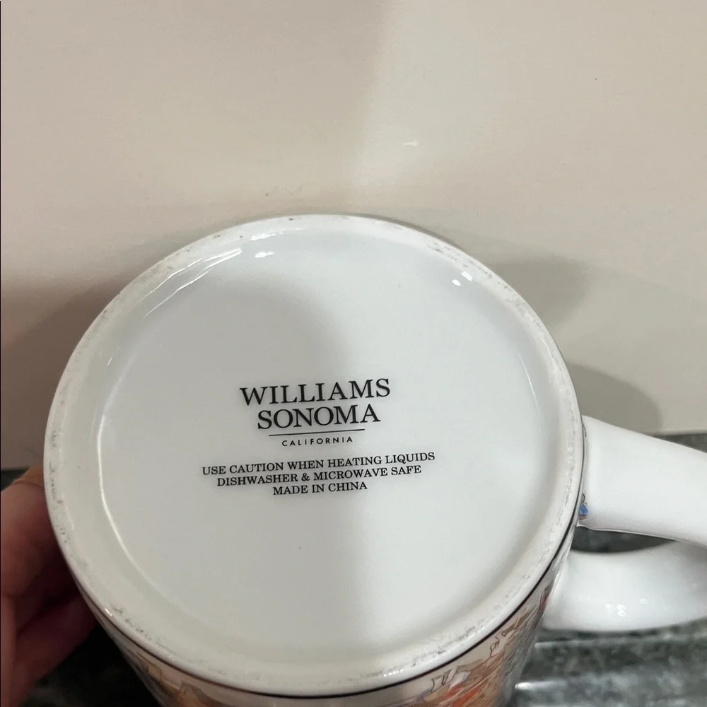 Williams Sonoma Holiday Scene Mug